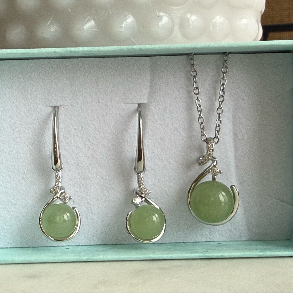Faux Jade Earrings and Necklace Jewelry Set